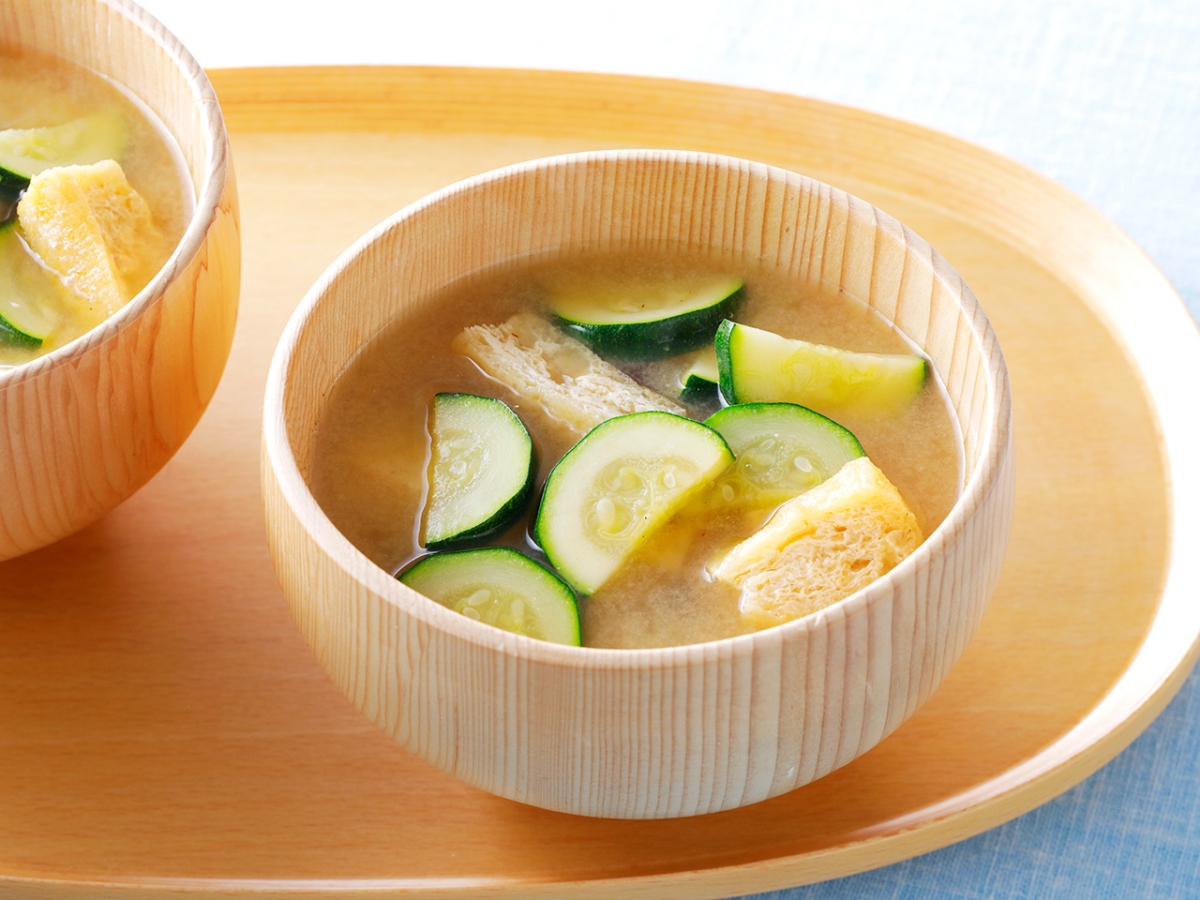 ズッキーニと油揚げの味噌汁