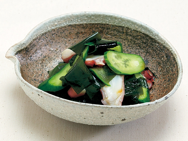 Dressed Cucumber and Wakame Seaweed