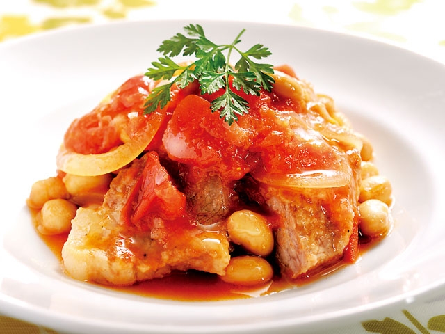 Pork and Soy Beans Cooked in a Tomato Sauce