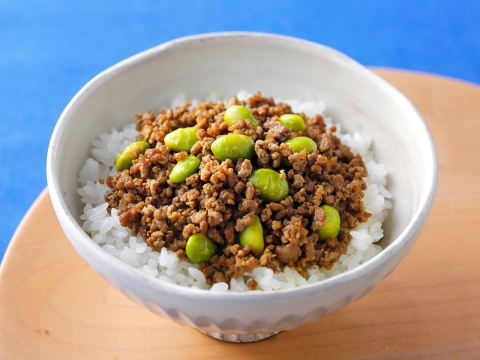 枝豆入りカレーそぼろご飯