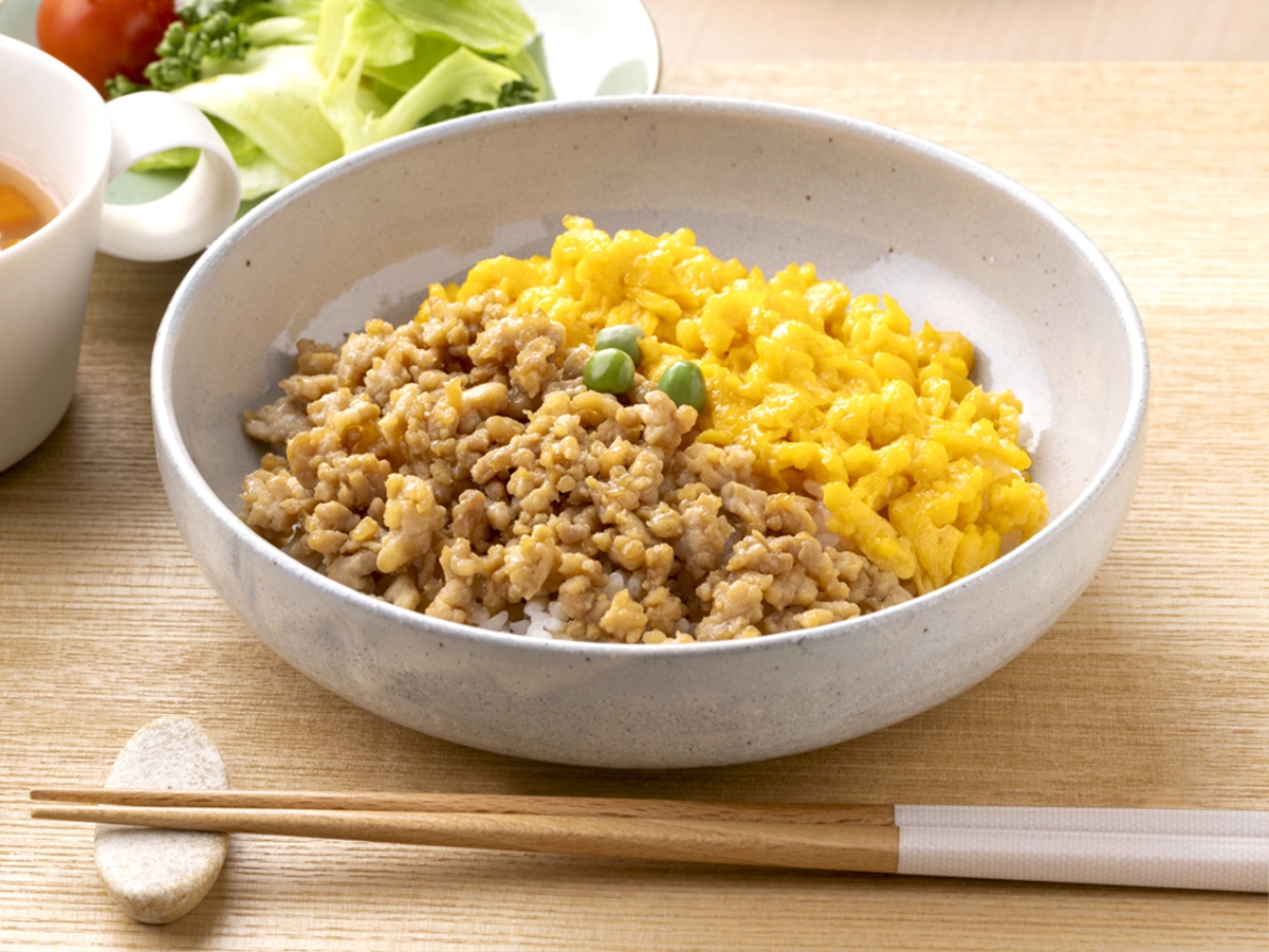 簡単鶏と卵のそぼろ丼