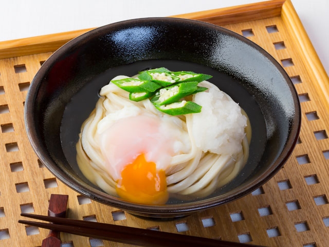 冷かけうどん　温卵のせ