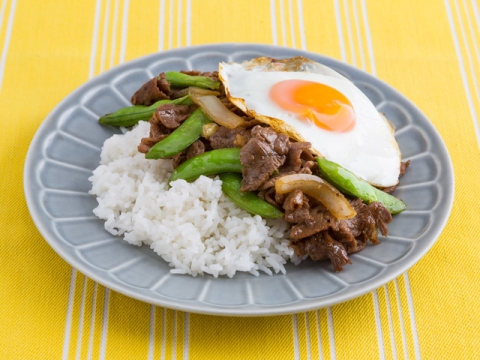 スナップえんどうと牛肉の甘辛丼