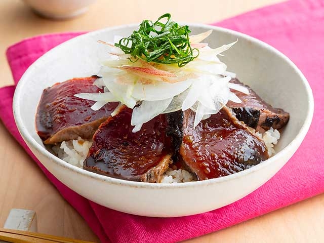 カツオのたたき丼