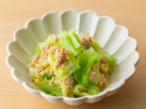 春キャベツと鶏そぼろの煮浸し